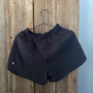 Lululemon athletica Track That Mid-Rise Lined Short 5” Size 8